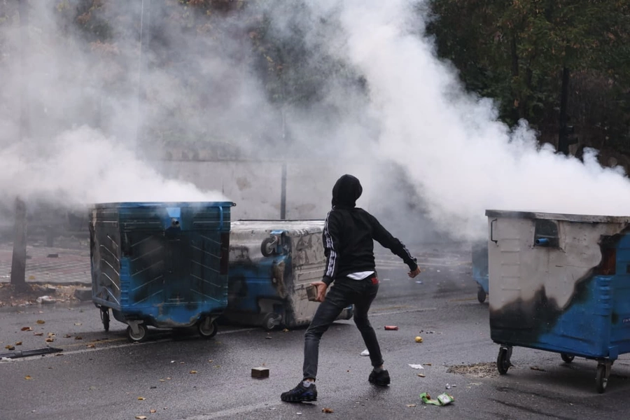 afp-protesta-te-reja-kunder-qeverise-ne-tirane-perplasje-mes-demonstruesve-dhe-policise