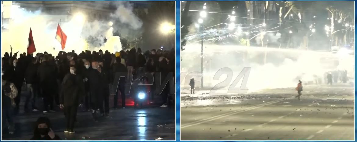 VIDEO  Protestuesit  lumë fishekzjarresh  dhe molotovësh në drejtim të autobotëve të policisë