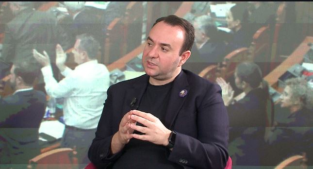 PD dhe bashkitë e shkrira do ta ankimojnë në Kushtetuese ligjin për  Territorialen    Balliu  Këto janë përpëlitjet e fundit    