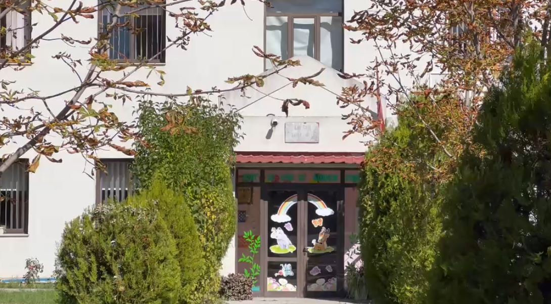 Pesë fëmijë paraqiten në spital në Korçë  dyshohet se janë helmuar