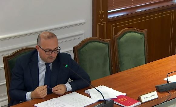  Vdiqëm duke ngrënë peshkaqenë  koranë e trofta në lokale  ju thoni ndalohen   Korreshi ironi te  Ligjet  për ndryshimet ligjo   