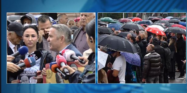 Foto nga burimi: Kreu i Sindikatës së Pedagogëve nga protesta: Kryeministri t’i thërrasë ndërgjegjes, duhet zgjidhje politike! Të ndryshojë sistemi!