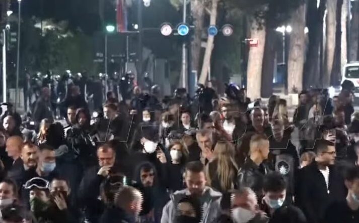 tirane-neser-tri-protesta-pedagoge-studente-dhe-pd
