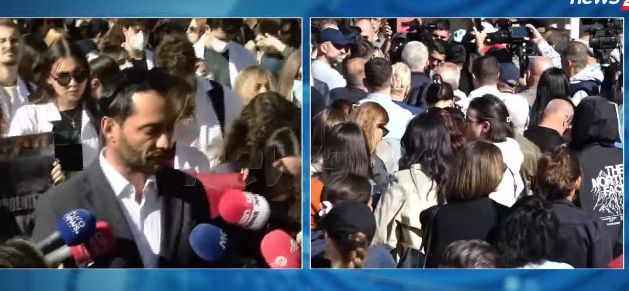 Foto nga burimi: “Të ndalet dhuna ndaj shqiptarëve!”/ Mjekët në deklaratë të përbashkët nga protesta: Rama të japë dorëheqjen! Ndërkombëtarët të mbajnë qëndrime të pavarura!