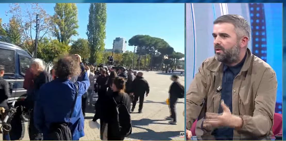 Foto nga burimi: “Kupola drejtuese e shtetit është nën hetim, kreu i SHISH u arrestua”/ Pedagogu në mbështetje të studentëve: Rama po gabon, qeveria mund të bjerë me protestë masive