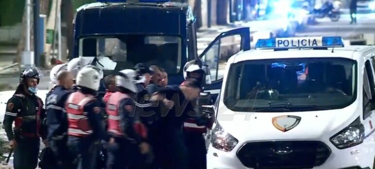 Poliica I Riu Studenti