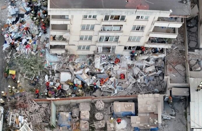 Tragjedia në Stamboll/ Shkon në 5 numri i viktimave nga shembja e pallatit 7-katësh, mes tyre një vajzë 5-vjeçare