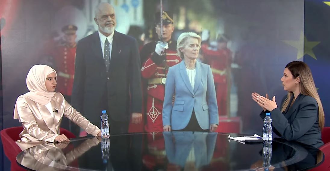 Protesta kundër qeverisë   Së shpejti do shpallet lëvizje e re politike   aktivistja  Rama me dy standarde  mbrojti Ballukun n   
