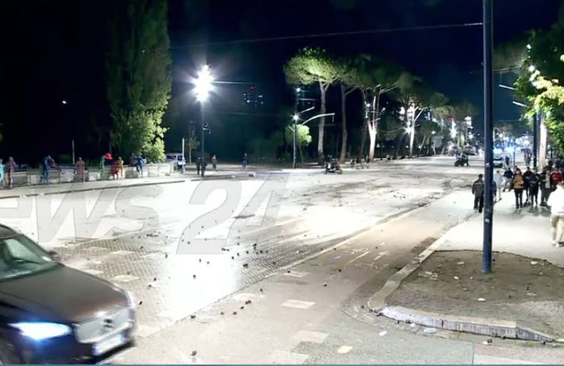 Përplasje të ashpra mes protestuesve dhe policisë  Mbyllet protesta e gjashtë kundër qeverisë