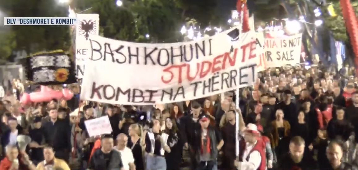 shqiperia-kerkon-revolucion-thirrje-te-fuqishme-ne-rruget-e-tiranes