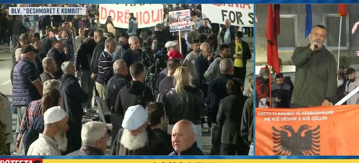 Revolta kundër qeverisë   Protestë në çdo seancë   thirrja e qytetarit  Nesër të bllokojmë Parlamentin  boll e tër   