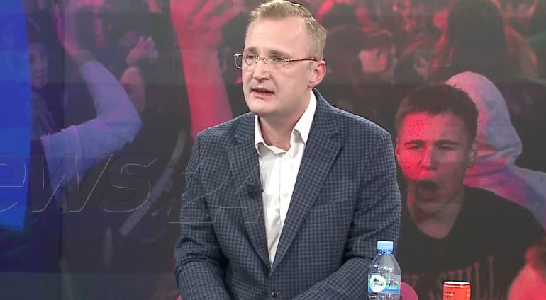 “Kemi të njëjtën parti si në 2021, por pa Lulin”/ Lisandër Hoxha kritika PD-së: Duhet transformim i madh, turp për ata që kanë ndyrë duart në tendera me qeverinë! Do dalin emrat te