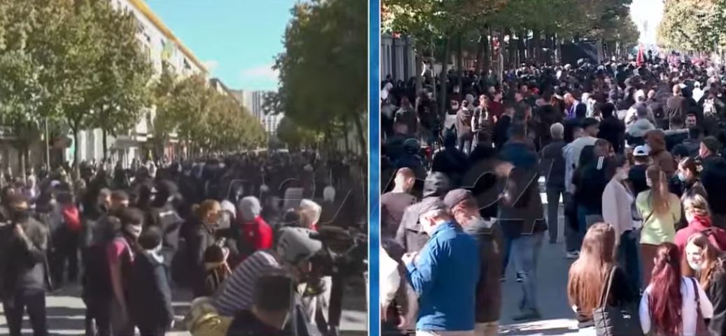 Tension te Ministria e Arsimit   Policia rrethon hyrjen e godinës  protestuesit mbeten të vendosur