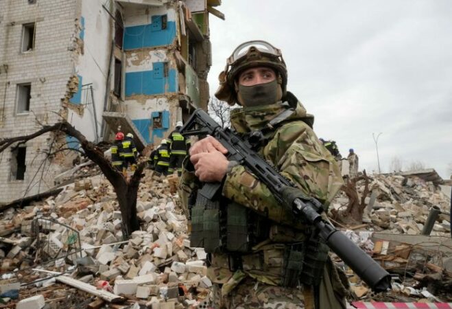 Ukraine Soldier Ap Jt 220406 1649265874198 Hpmain 696x475